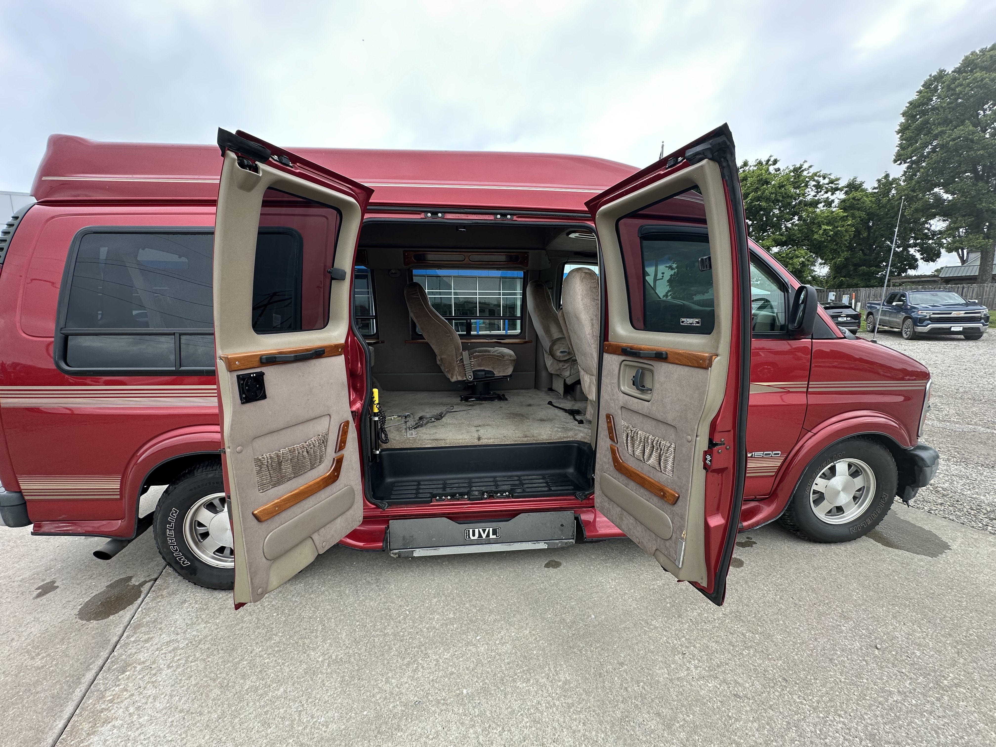 1998 Chevrolet Express Cargo 1500 YF7