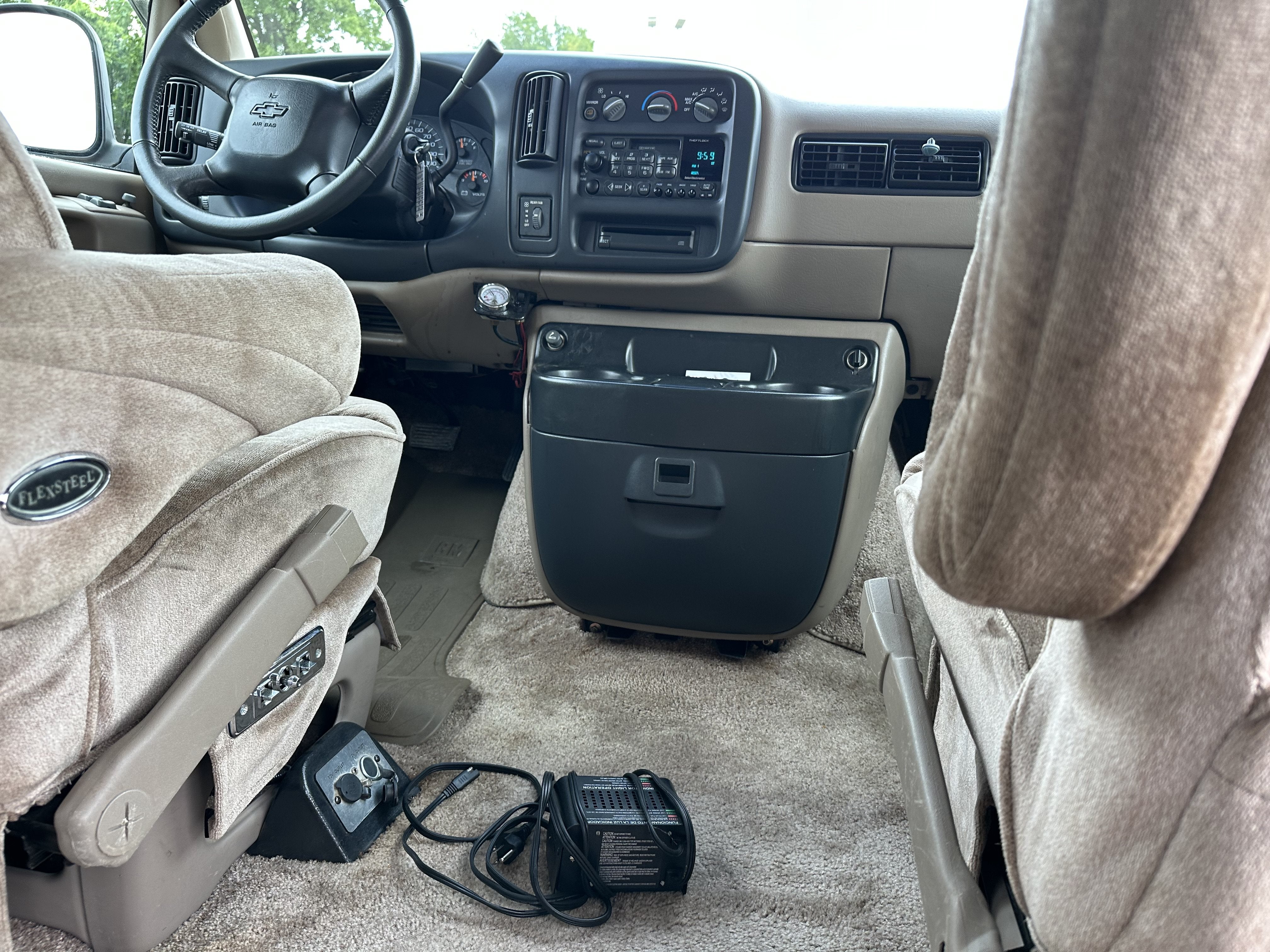 1998 Chevrolet Express Cargo 1500 YF7