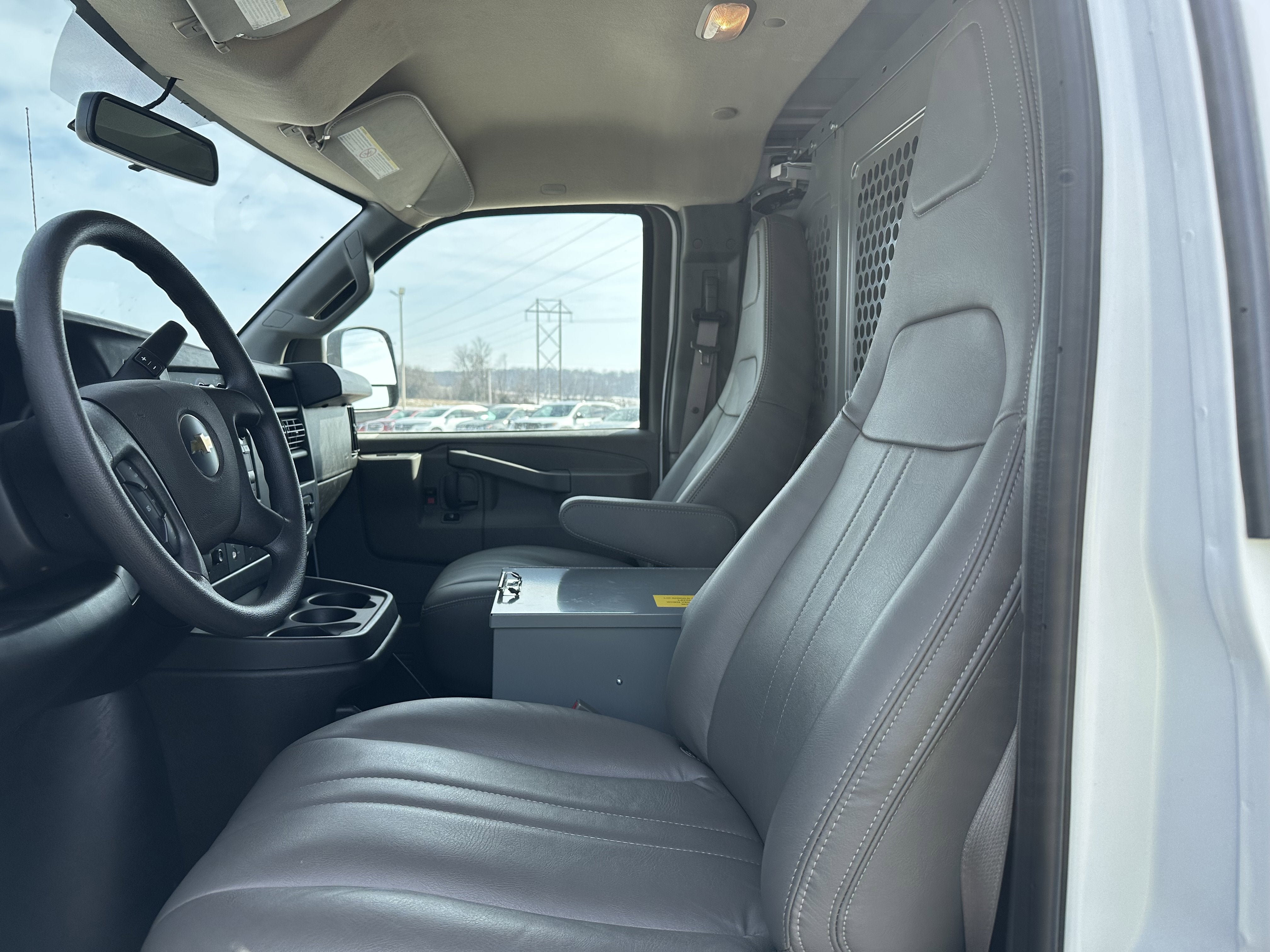 2025 Chevrolet Express Cargo 3500 WT