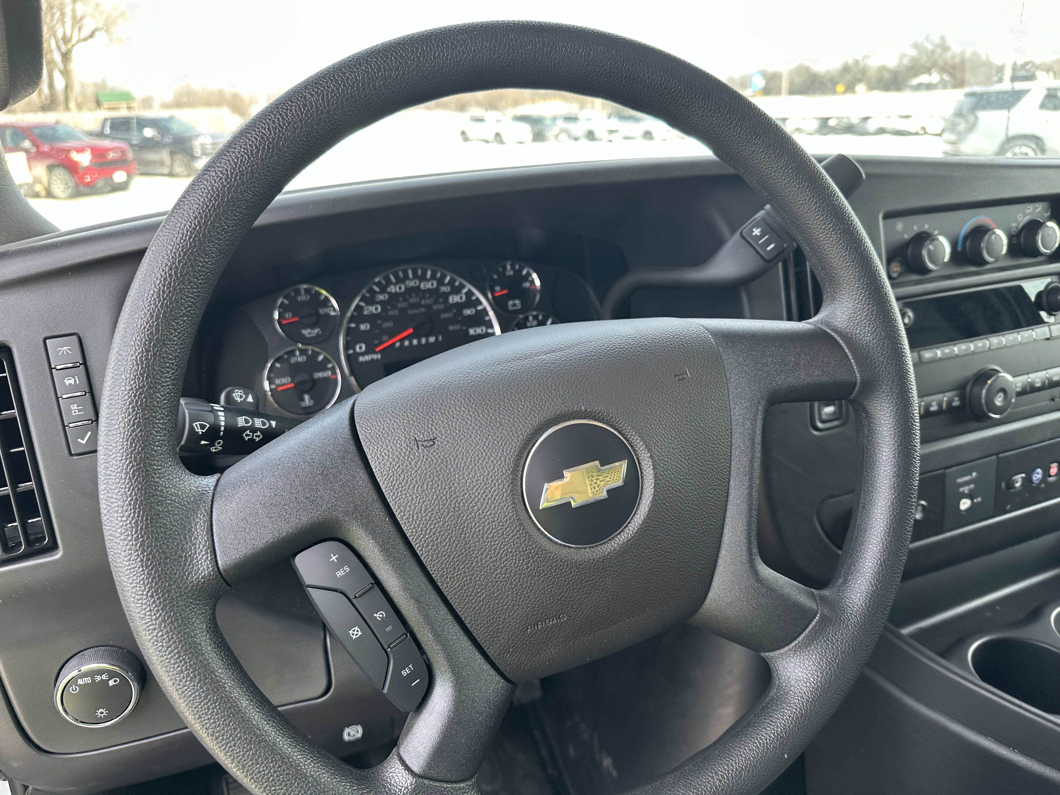 2025 Chevrolet Express Cargo 3500 WT