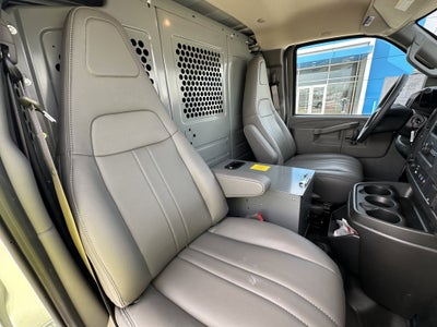 2025 Chevrolet Express Cargo 3500 WT
