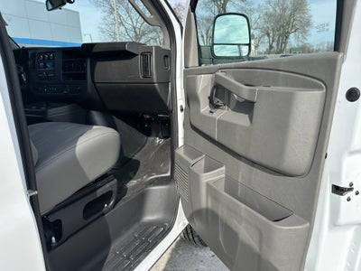 2025 Chevrolet Express Cargo 3500 WT