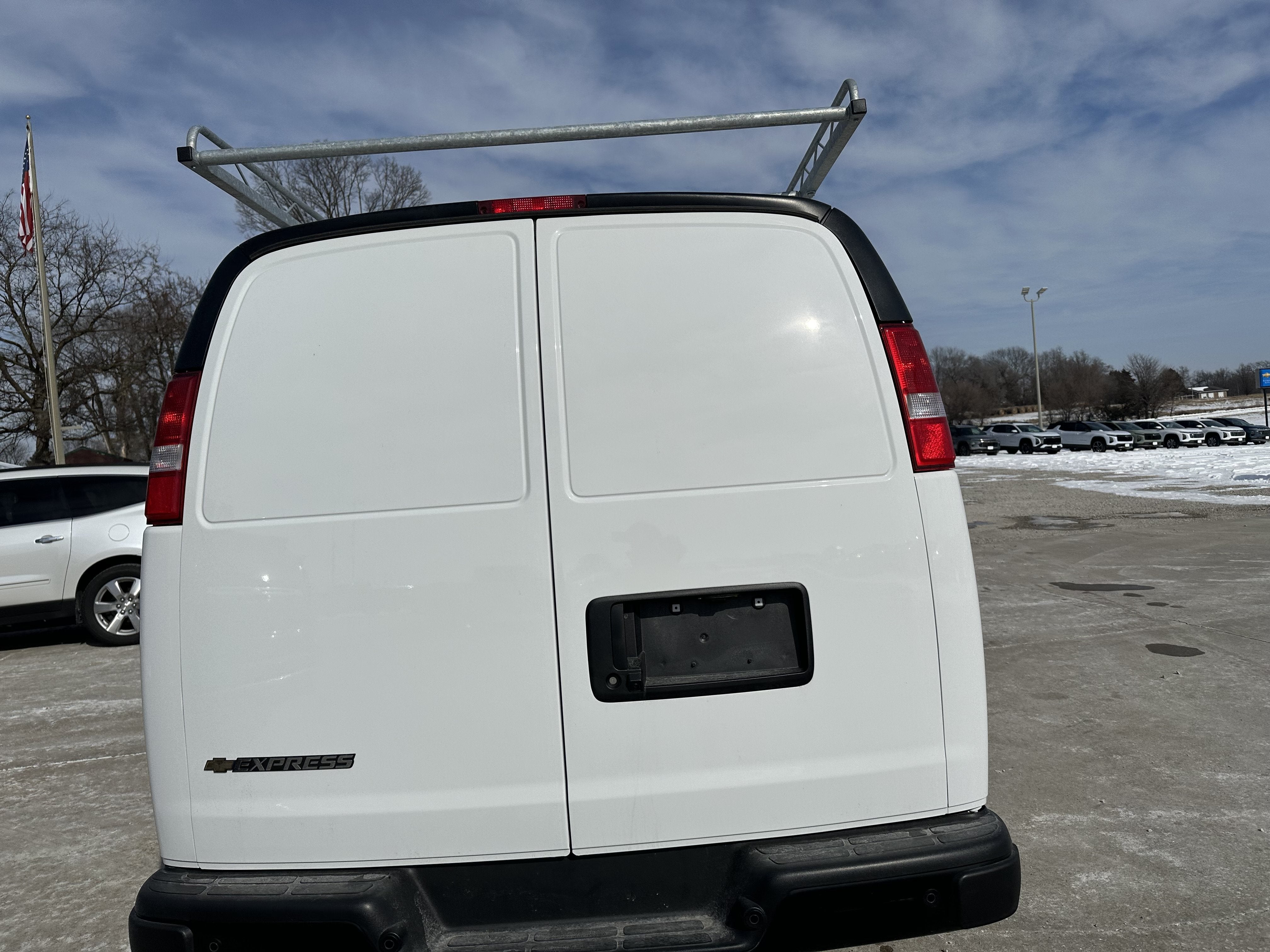 2025 Chevrolet Express Cargo WT