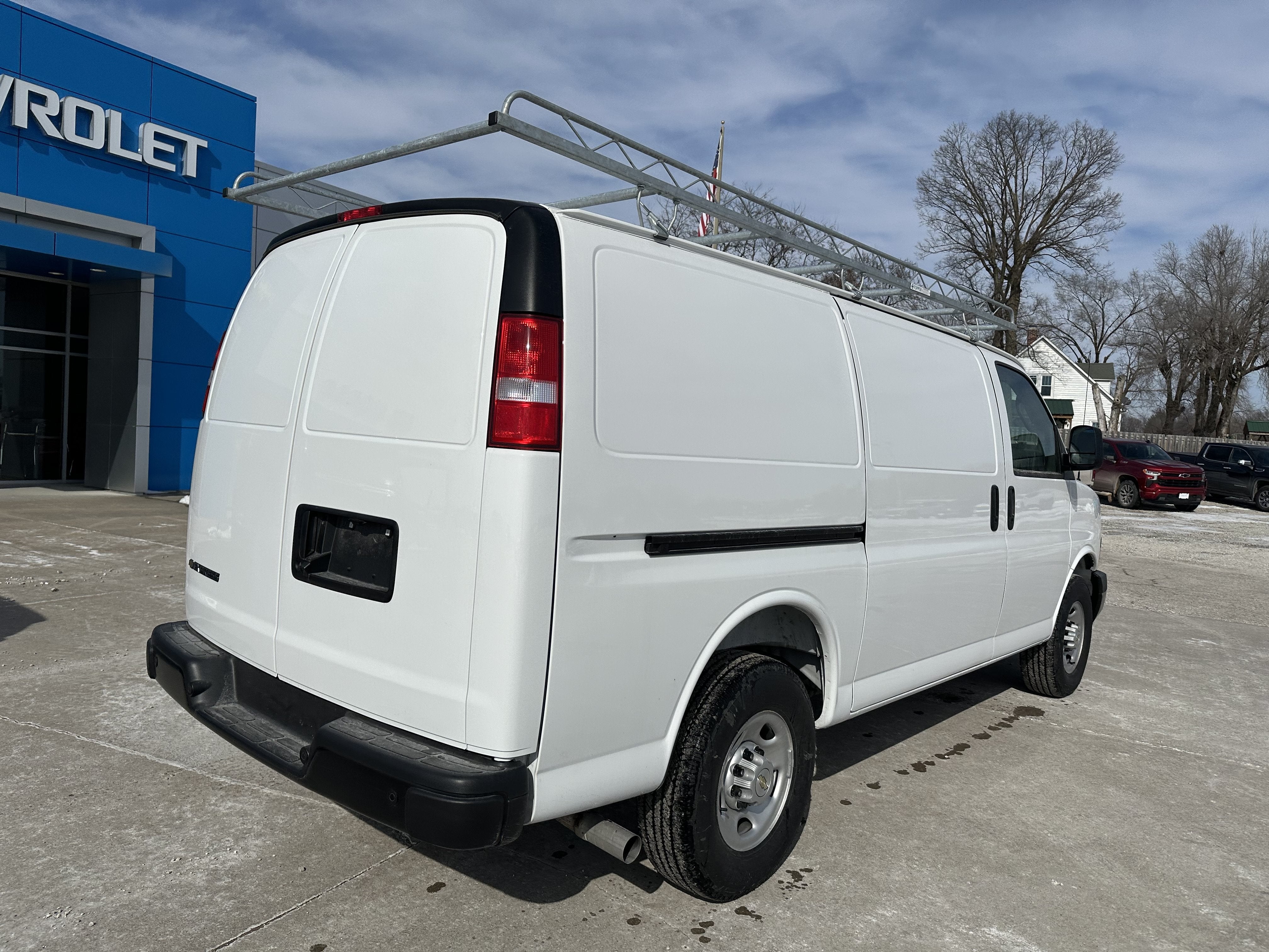 2025 Chevrolet Express Cargo WT