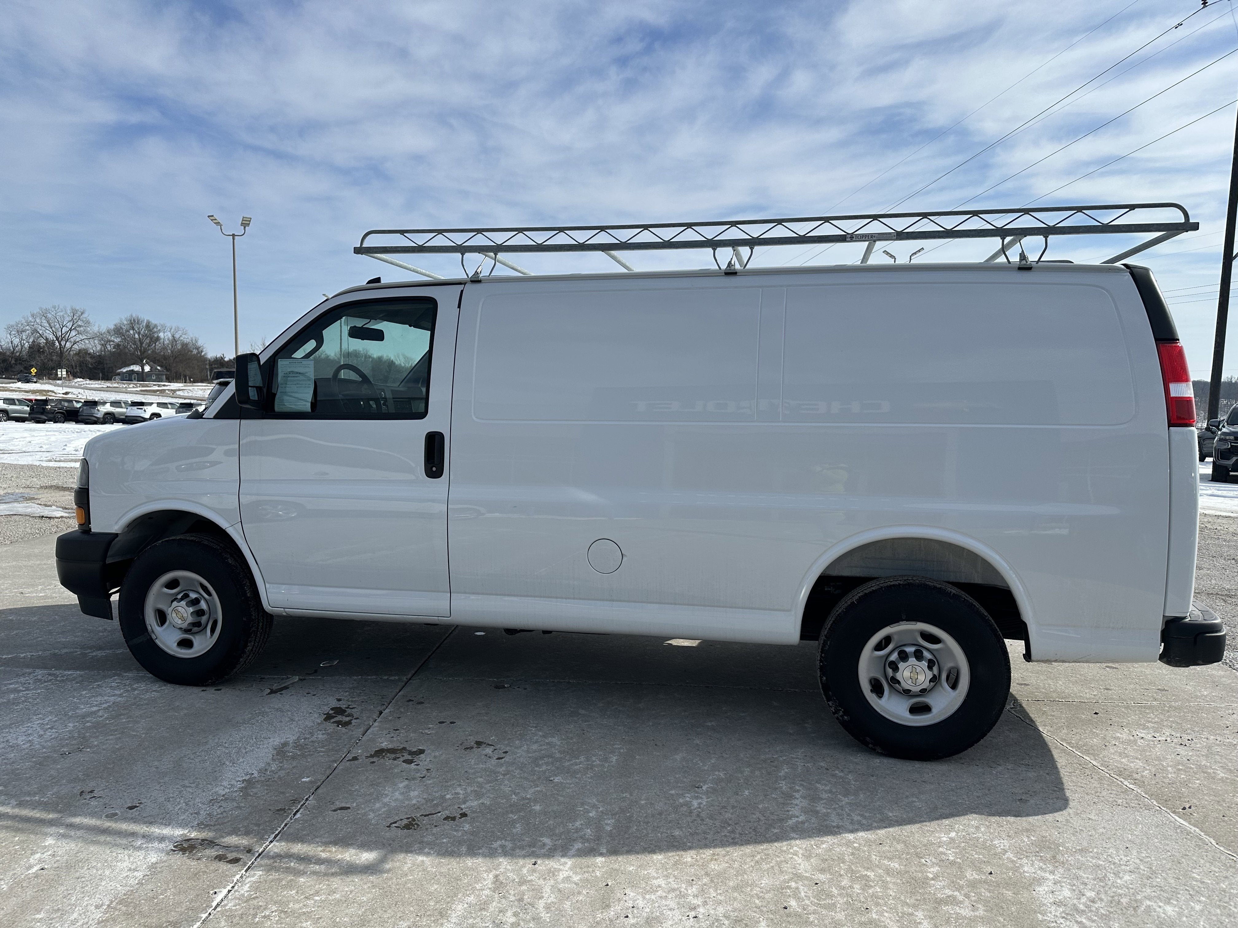 2025 Chevrolet Express Cargo 3500 WT