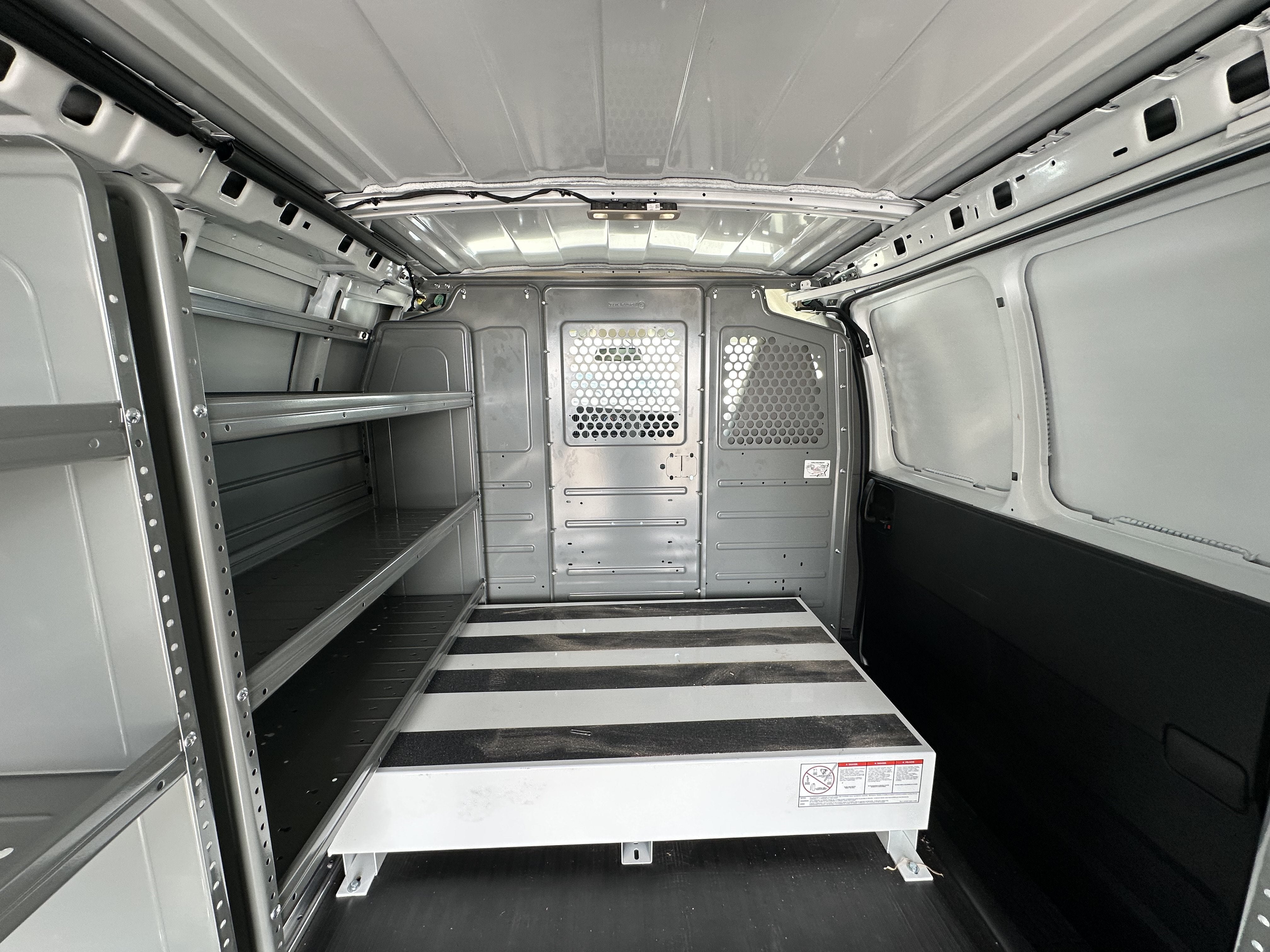 2025 Chevrolet Express Cargo WT