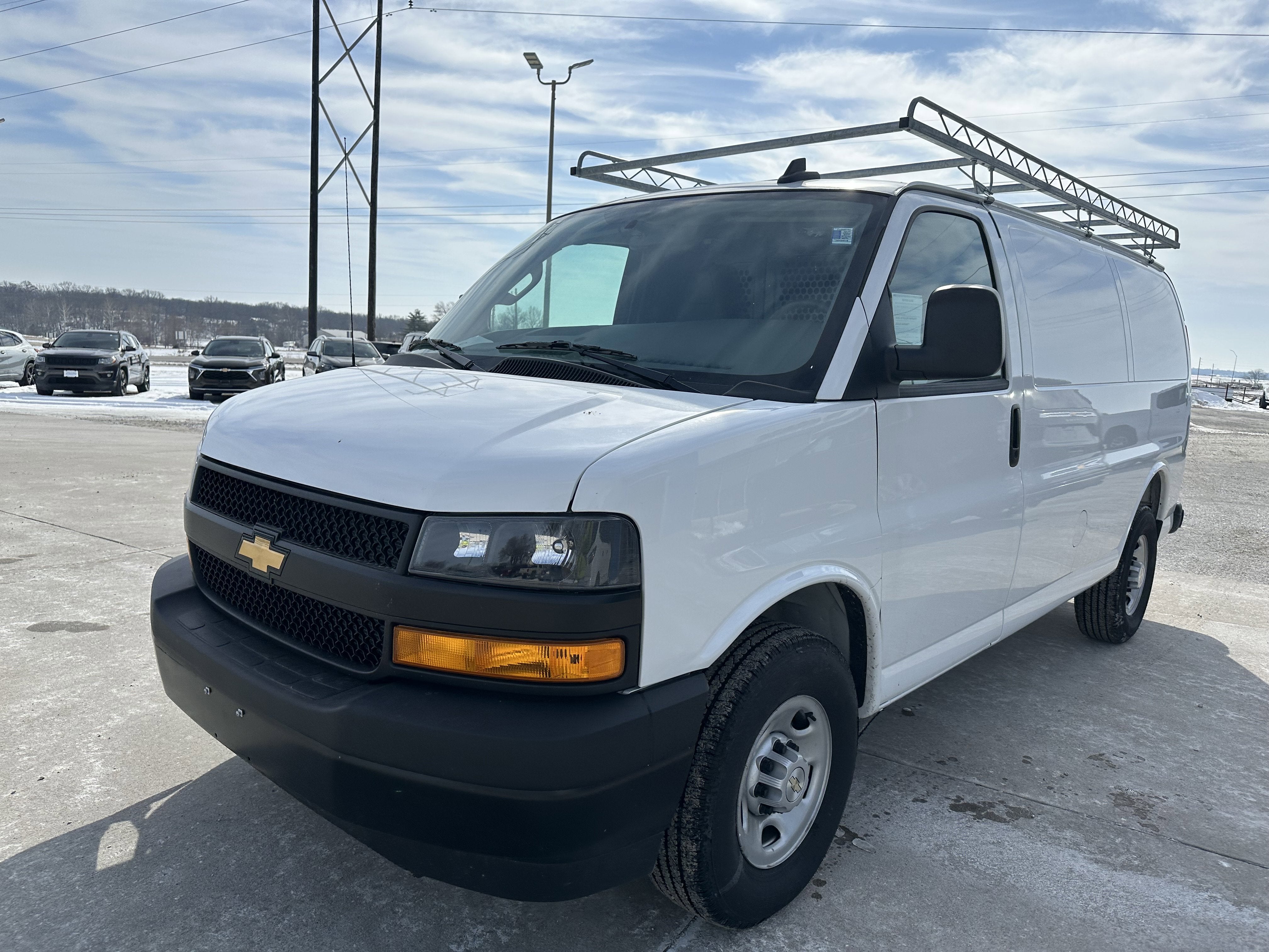 2025 Chevrolet Express Cargo 3500 WT