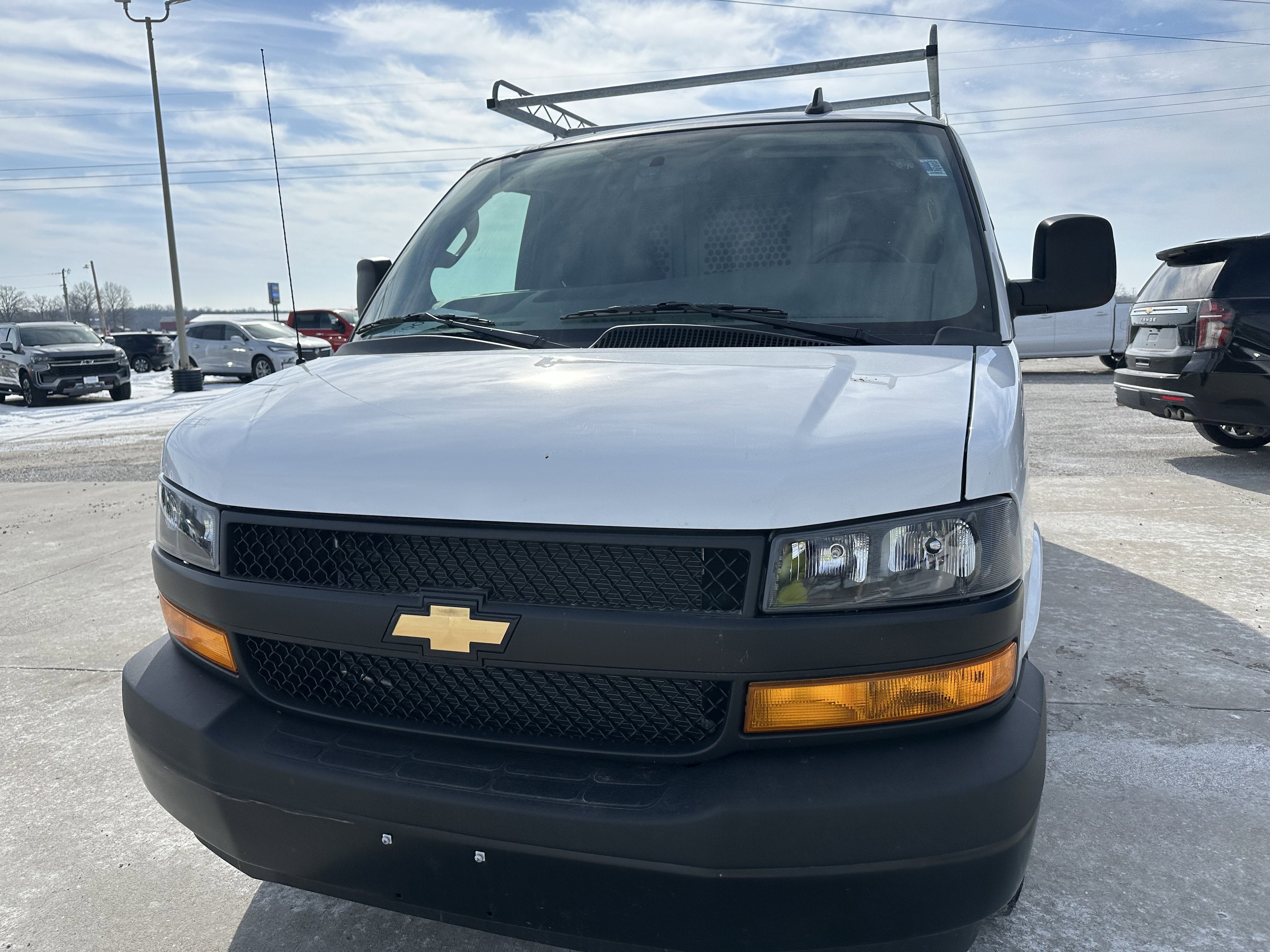 2025 Chevrolet Express Cargo 3500 WT