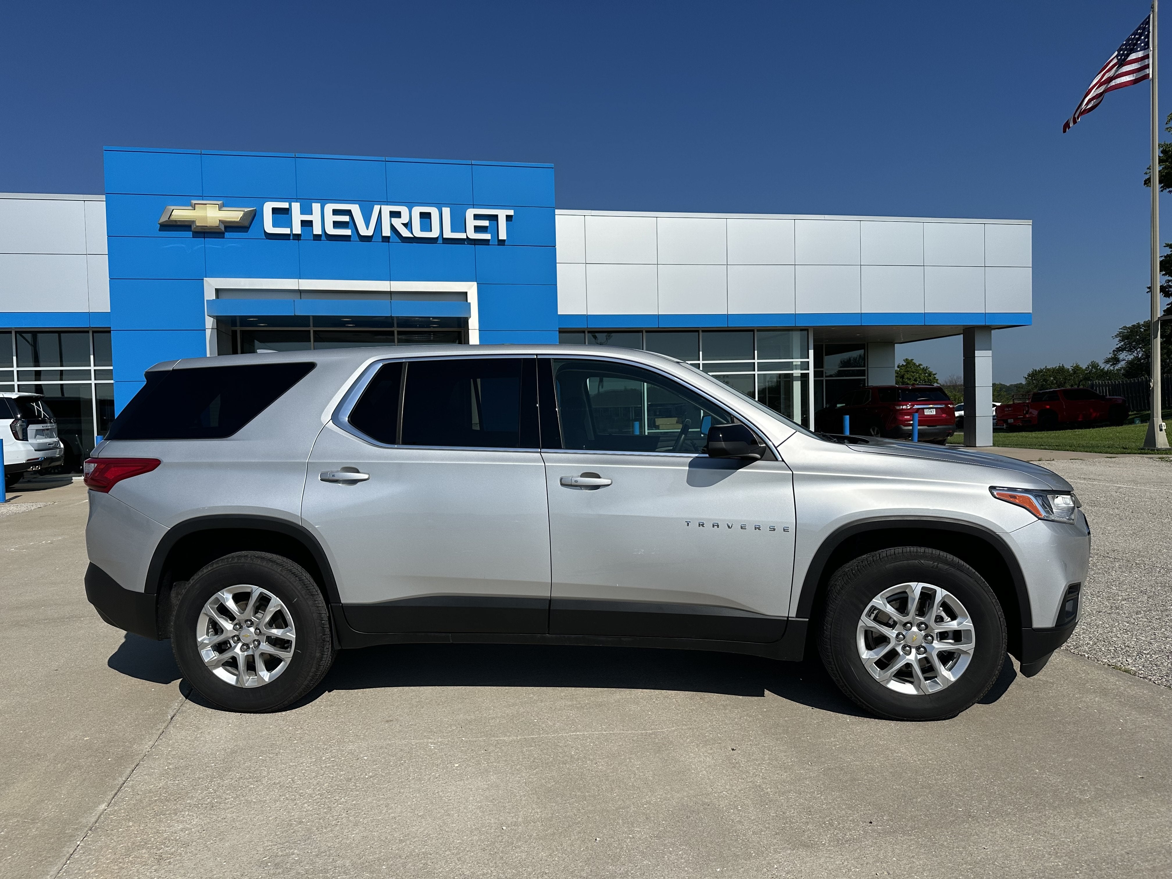 Used 2021 Chevrolet Traverse LS with VIN 1GNERFKW3MJ175821 for sale in California, MO
