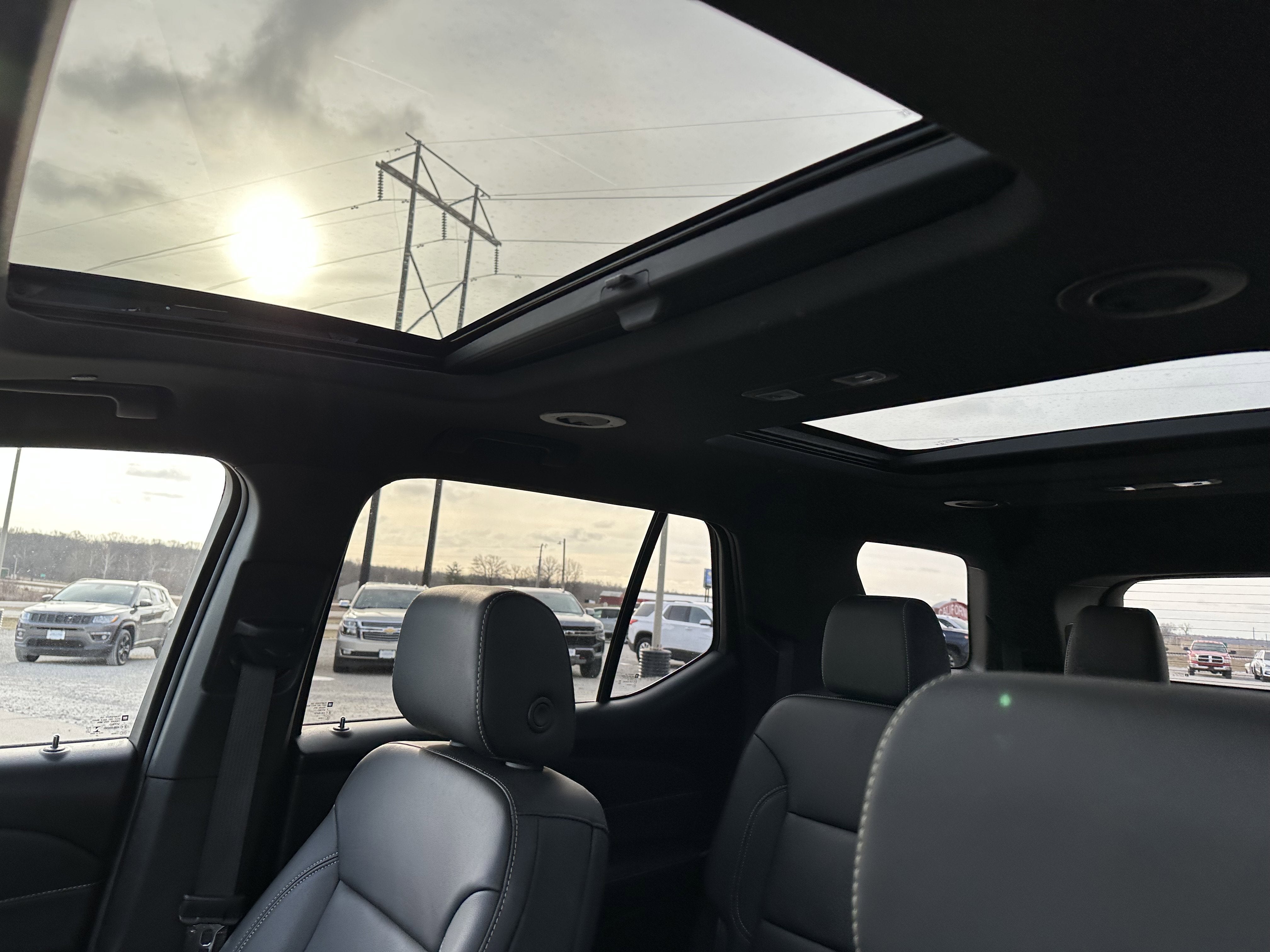 2023 Chevrolet Traverse LT Leather