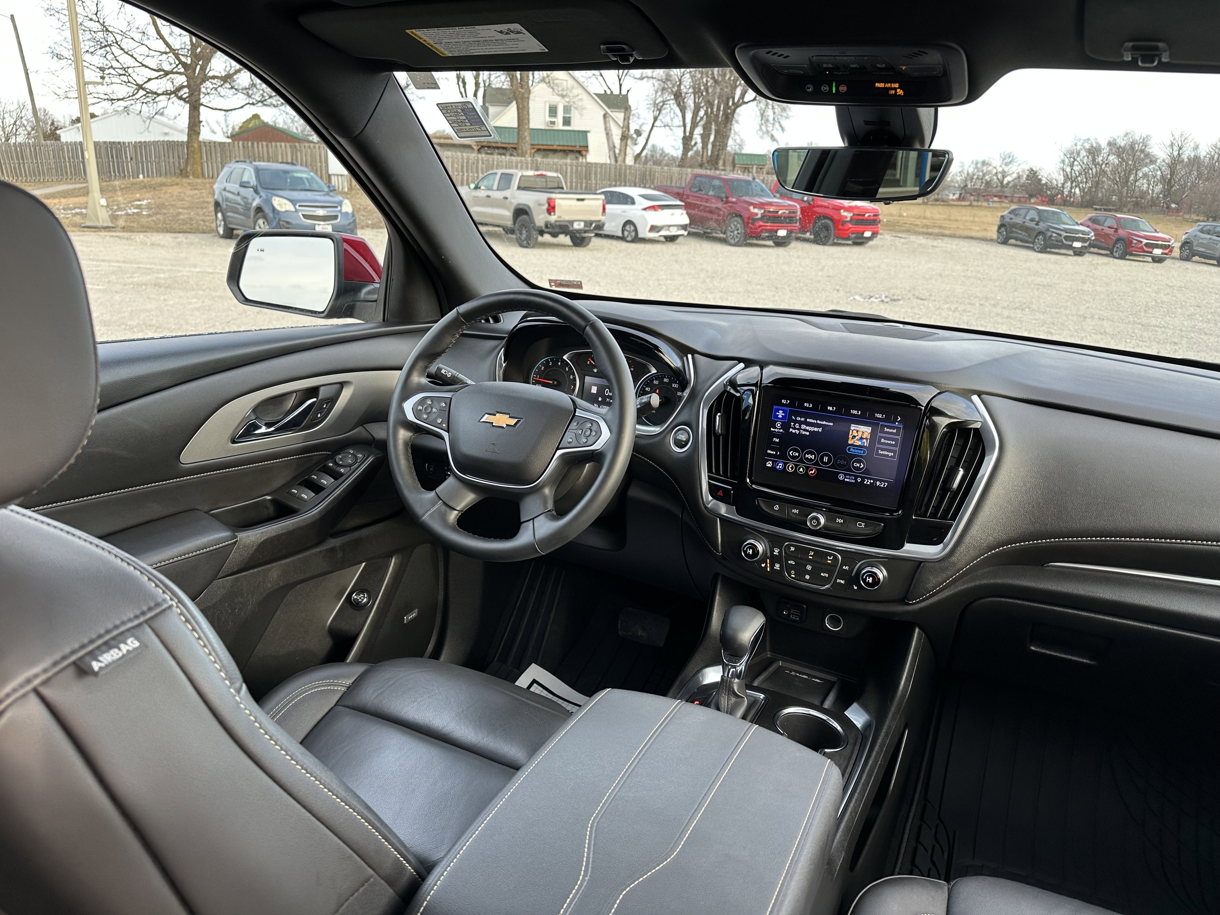 2023 Chevrolet Traverse LT Leather
