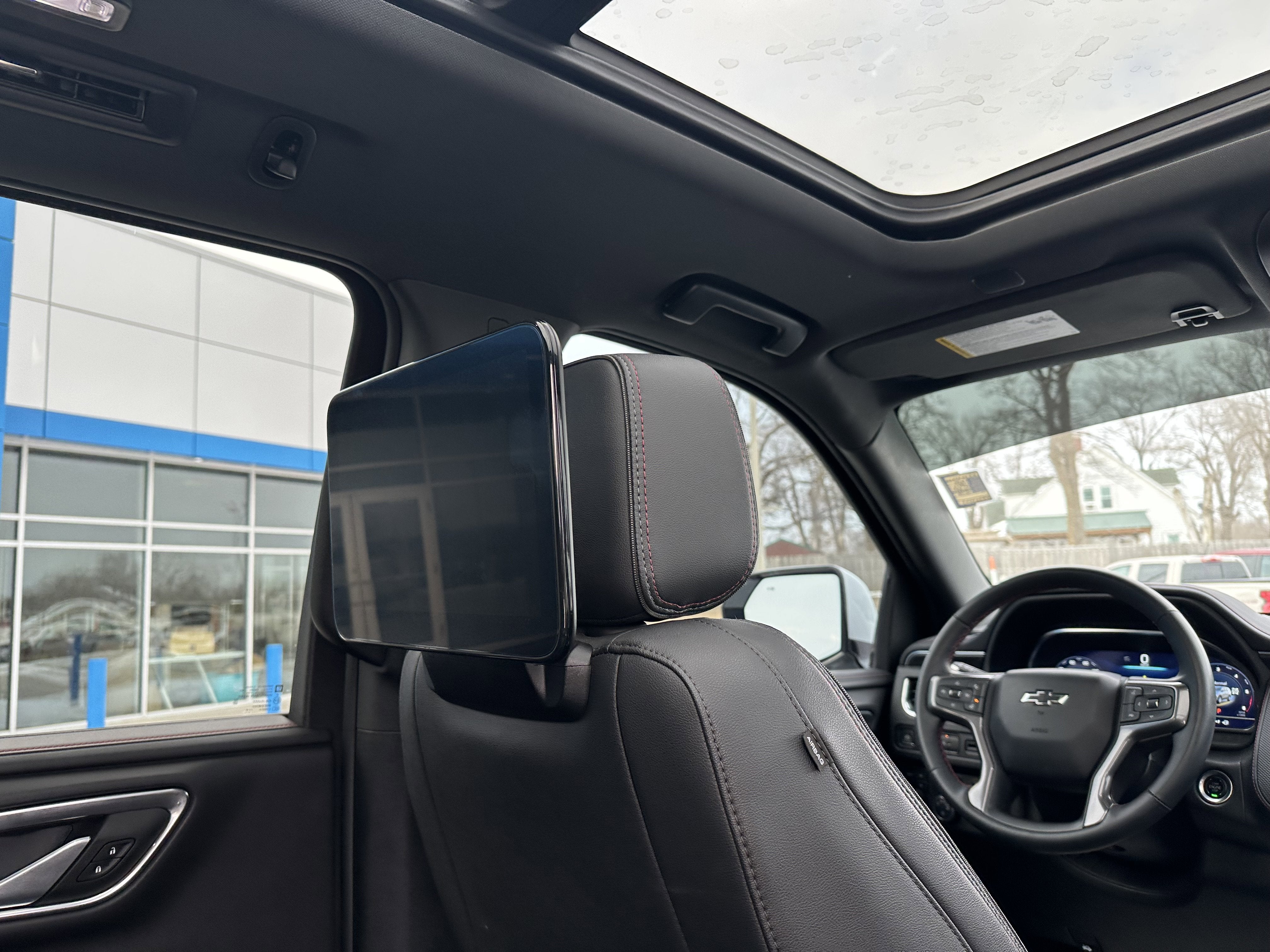 2024 Chevrolet Suburban RST