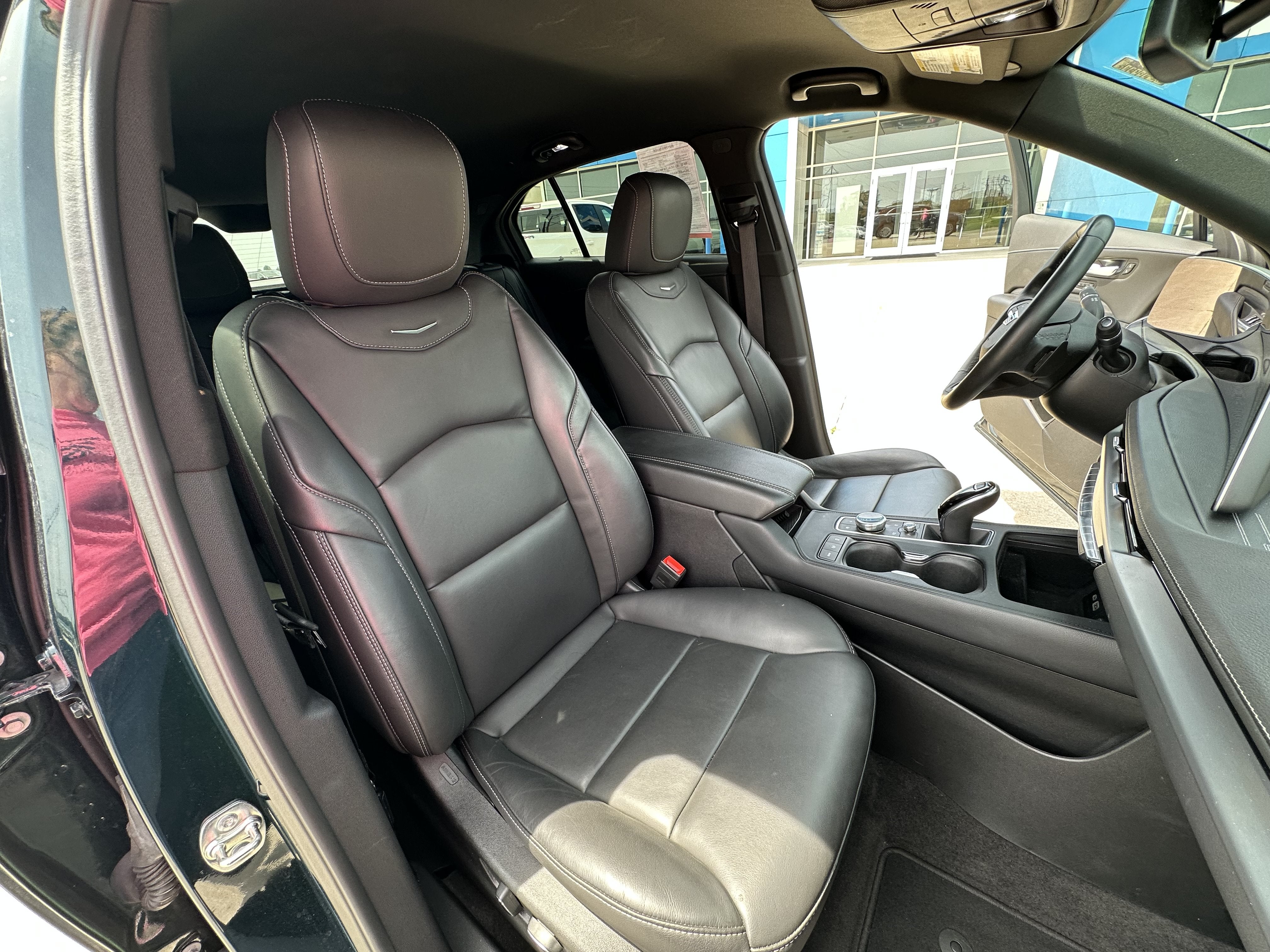 2025 Cadillac XT4 Premium Luxury