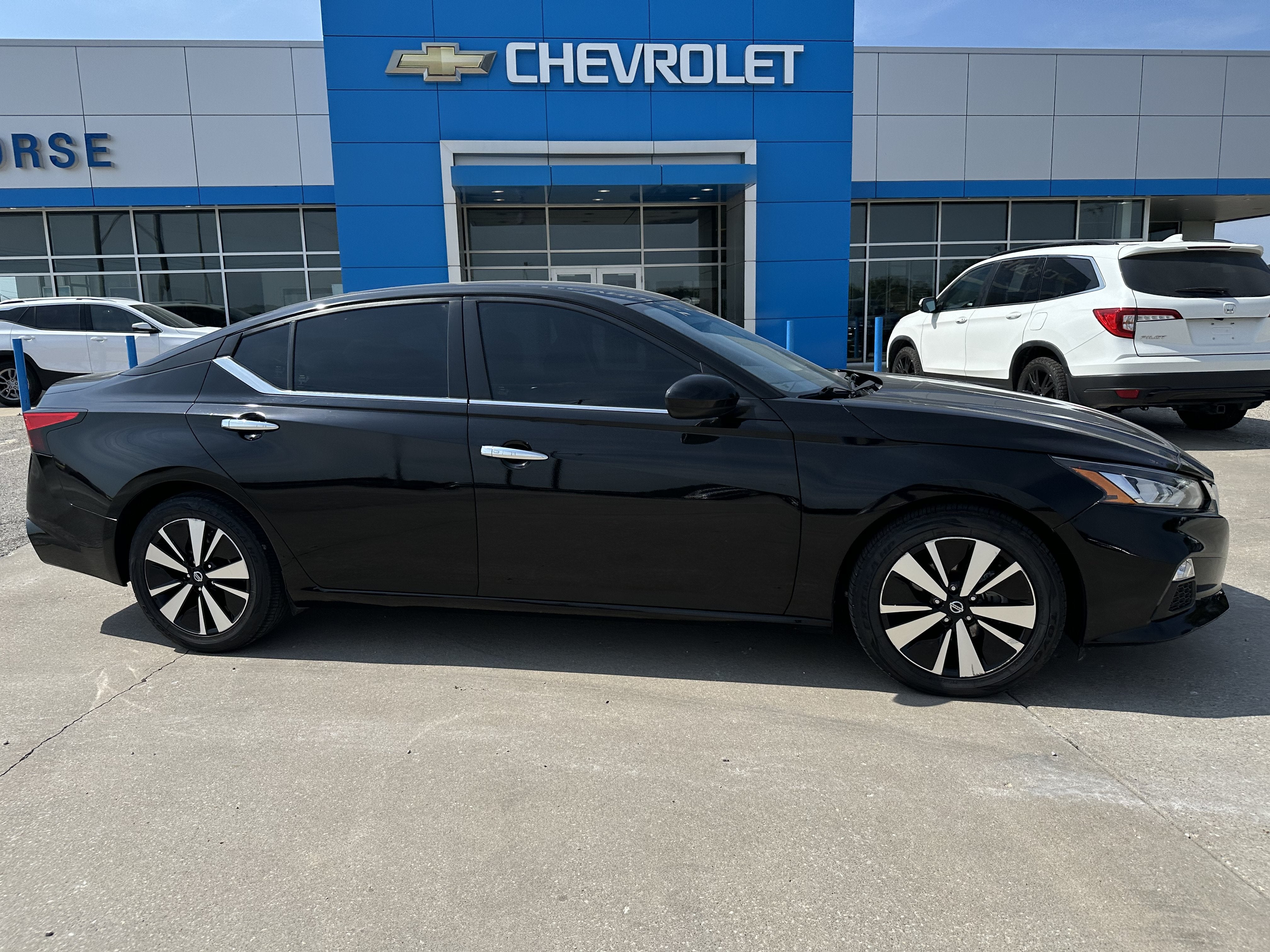 Used 2021 Nissan Altima SV with VIN 1N4BL4DV8MN400352 for sale in California, MO