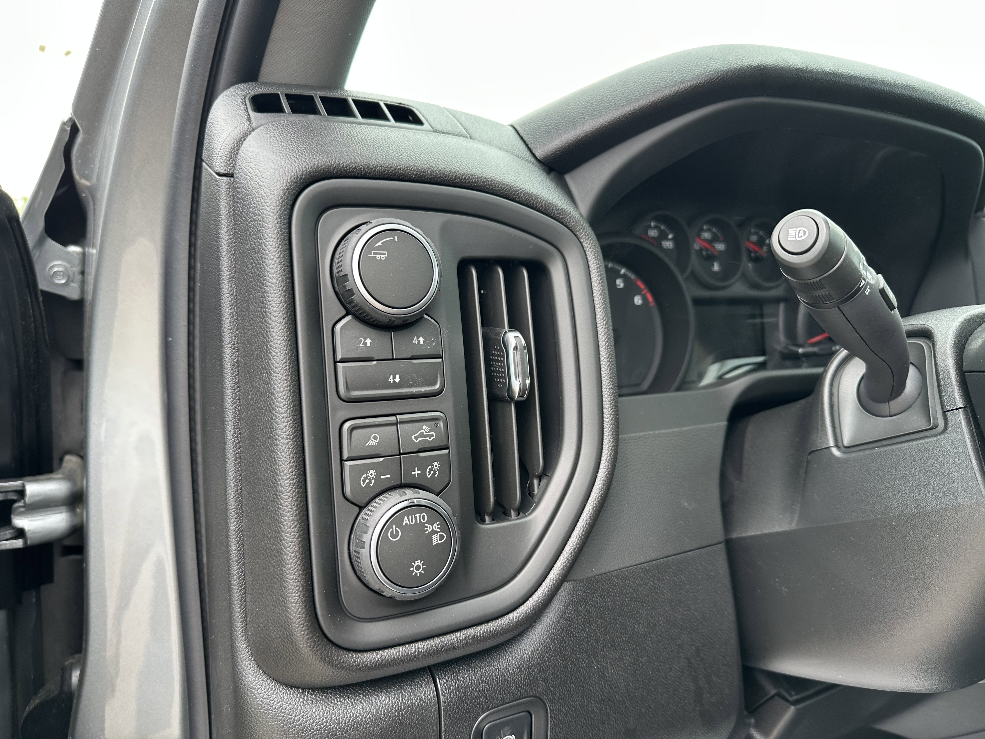 2026 Chevrolet Silverado 2500 HD Custom - Photo 15