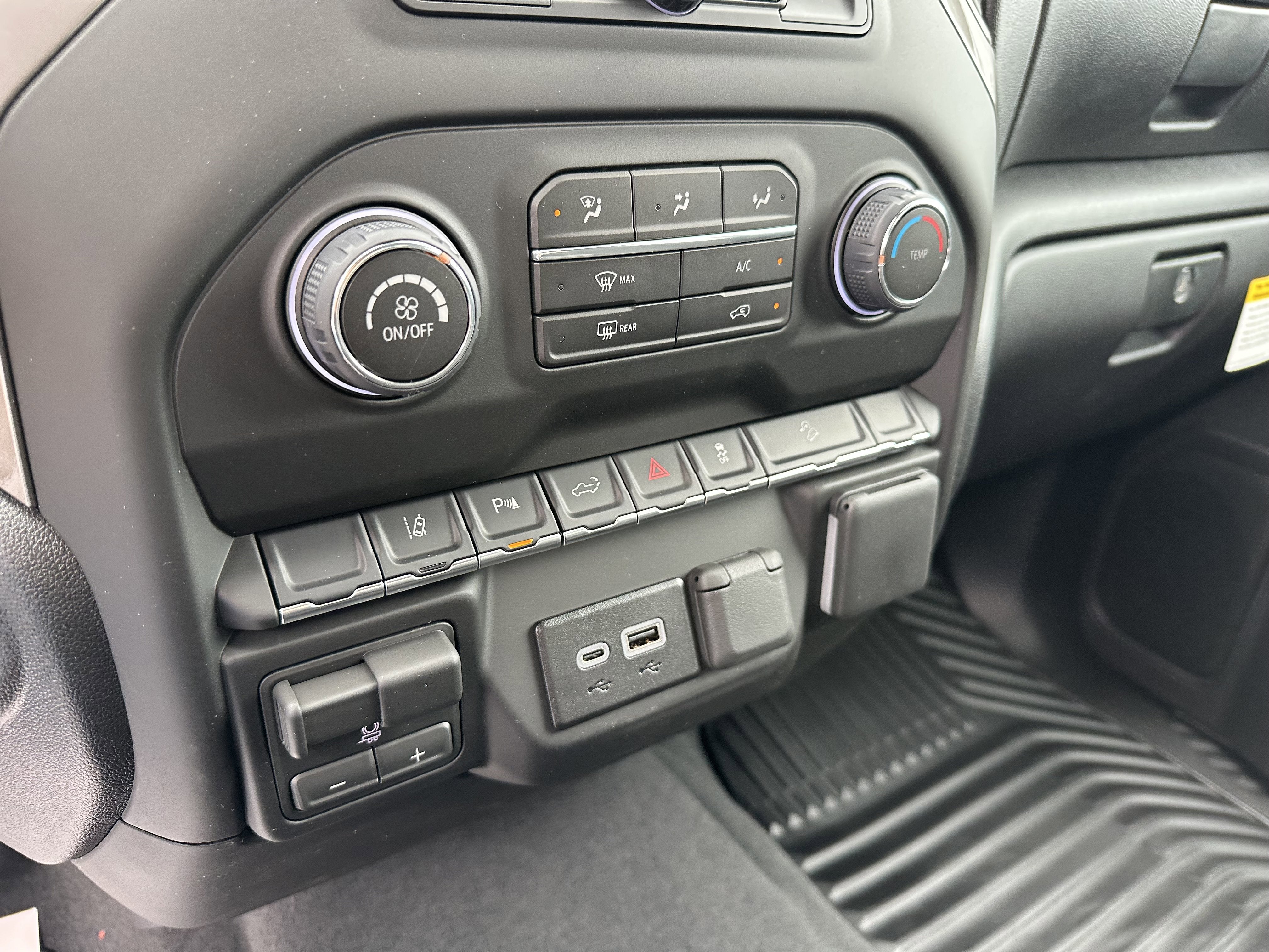 2026 Chevrolet Silverado 2500 HD Custom - Photo 22