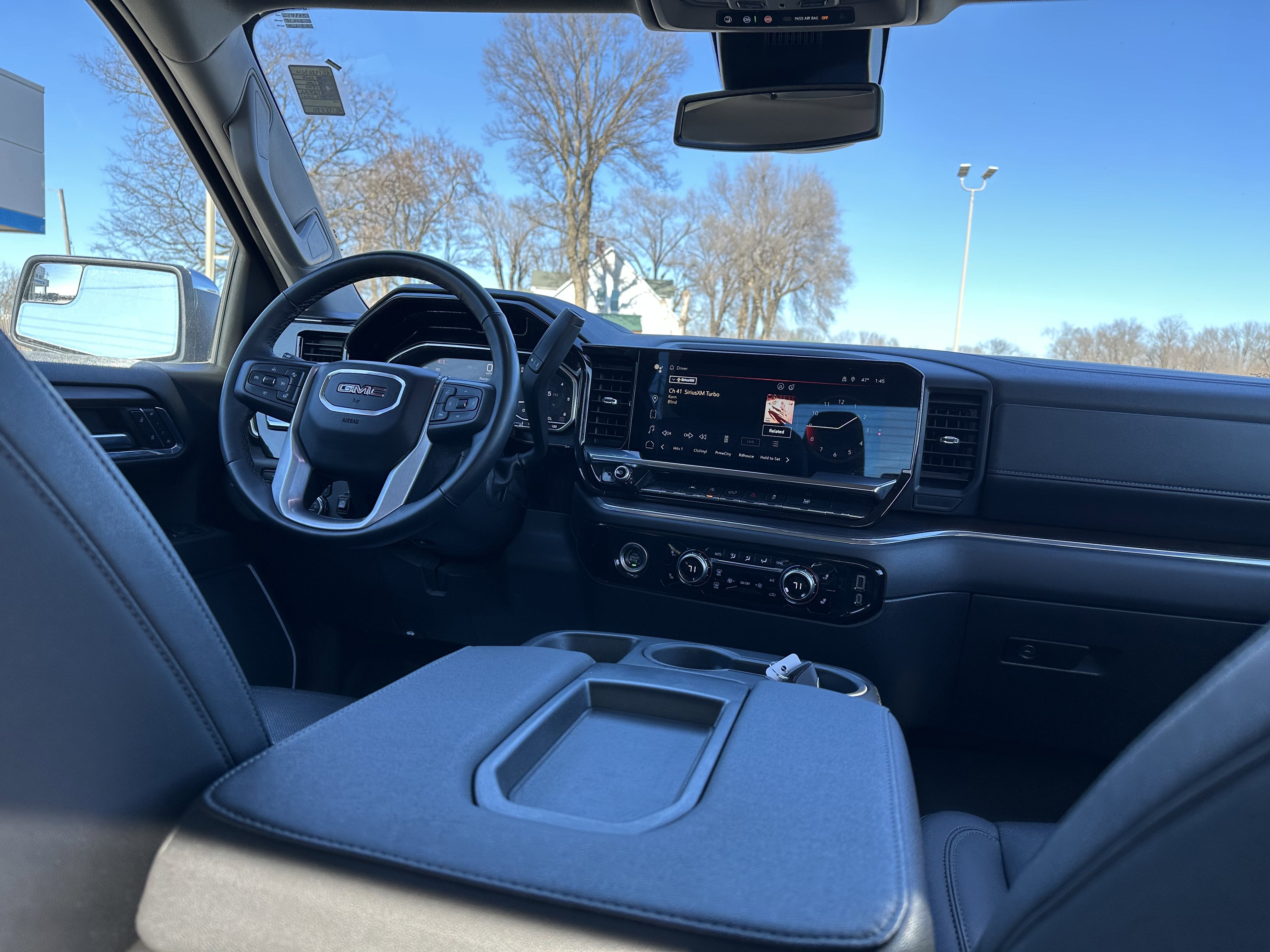 2024 GMC Sierra 1500 SLT