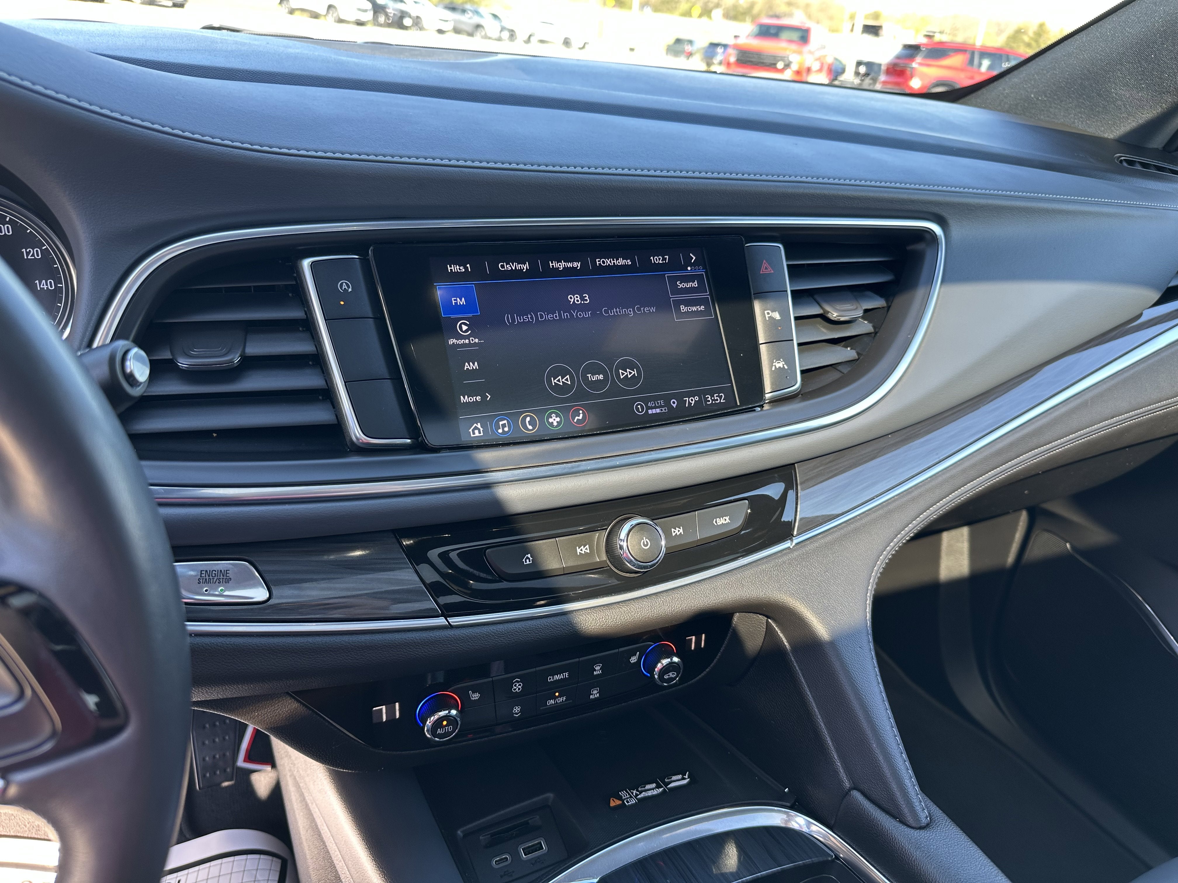 2023 Buick Enclave Essence